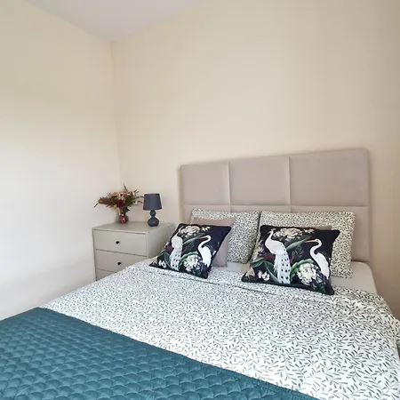 Potockiego Private Parking Self Check-in شقة