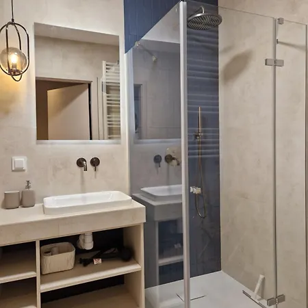 Potockiego Private Parking Self Check-in *