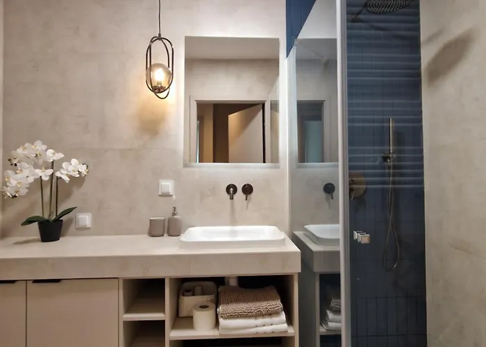 Potockiego Private Parking Self Check-in